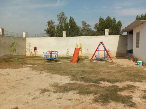 Play-Ground-01